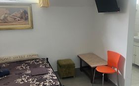 Centrally Located Private Rooms